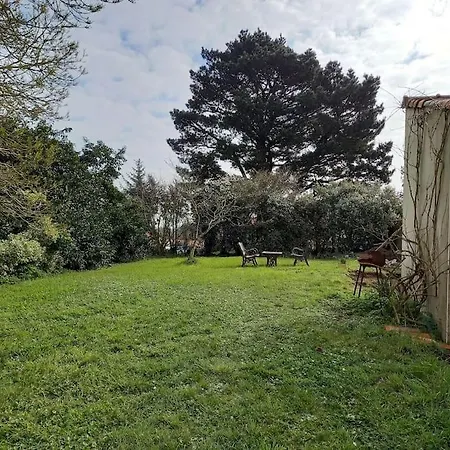 בית נופש Grand Lieu : Maisonnette Au Calme Avec Jardin *