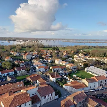 Grand Lieu Maisonnette Climatisee Au Calme Avec Jardin Vakantiehuis *