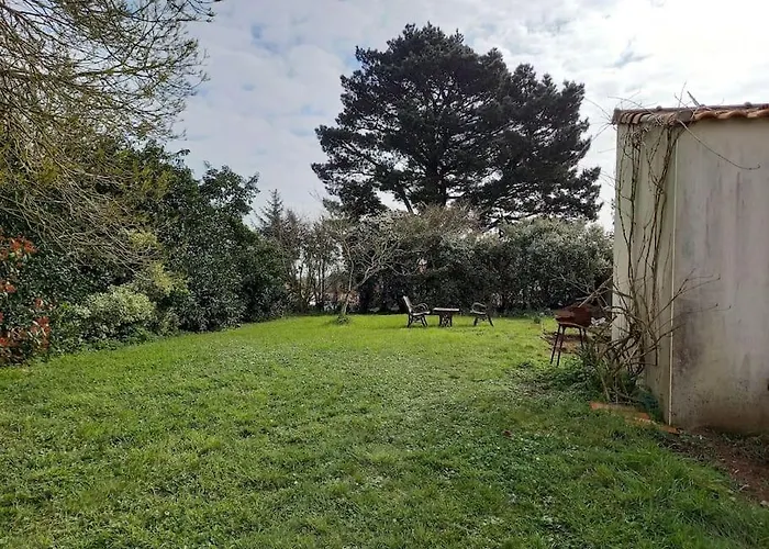 בית נופש Grand Lieu : Maisonnette Au Calme Avec Jardin *